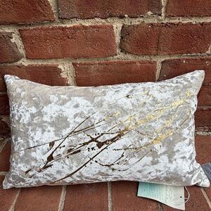 Aviva Stanoff $395 Constellation Crème Gold Crushed Velvet Pillow 12" x  20" NWT